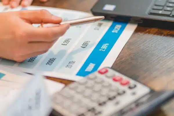 Impact du taux d’intérêt sur le crédit immobilier : stratégies efficaces pour une négociation réussie