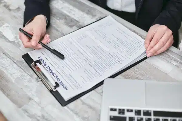 Assurance propriétaire non occupant (PNO) vs Assurance habitation : comprendre les différences