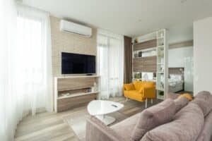 Les meilleures astuces pour maximiser l’espace dans un petit appartement