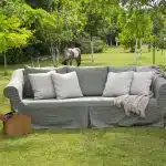 Salon de jardin : pourquoi opter pour ce type d’aménagement ?
