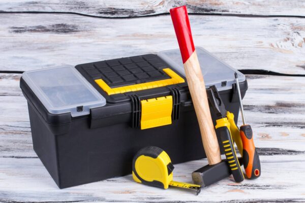 Pourquoi les boîtes et caisses à outils sont un essentiel de l’équipement de tout bricoleur ?